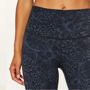 Lululemon Wunder Under Crop Leggings, Black and Blue Floral, Size 4